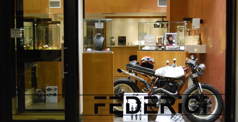 Federici Gioielleria Gallarate Eicma in vetrina Federici Gioielleria Gallarate Eicma in vetrina